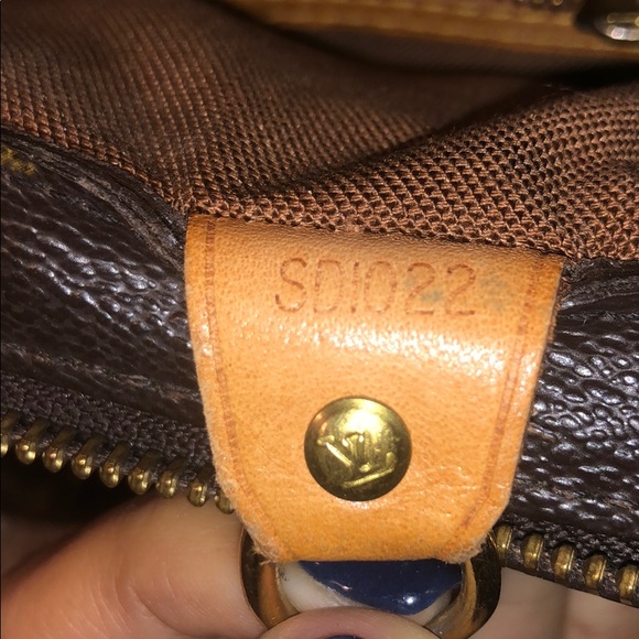 Authentic Louis Vuitton Shoulder Bag - Picture 8 of 9